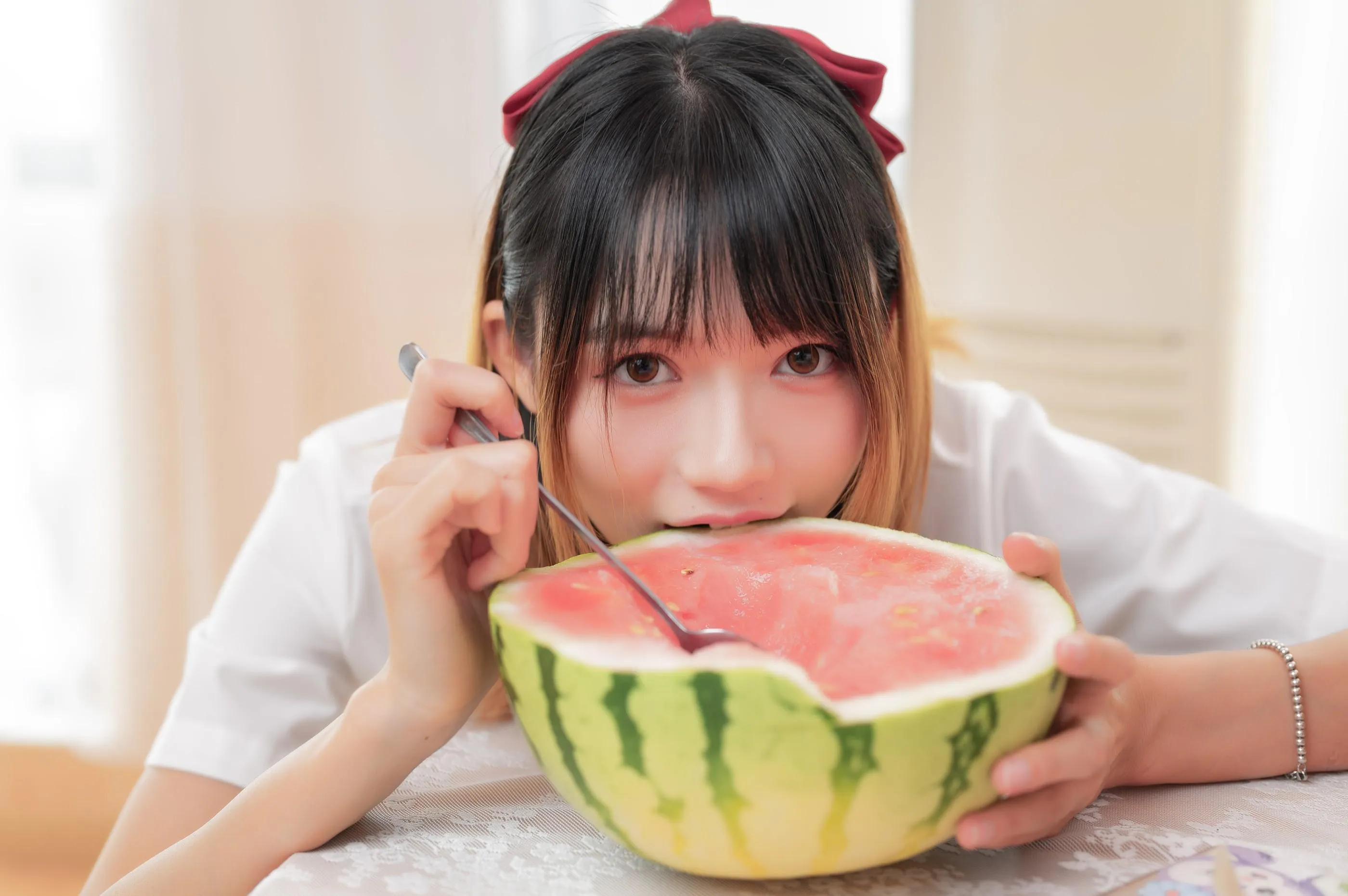 [艺图语] 2022.05.18 少女心事 兔子Zzz不吃胡萝卜 [32P]插图1